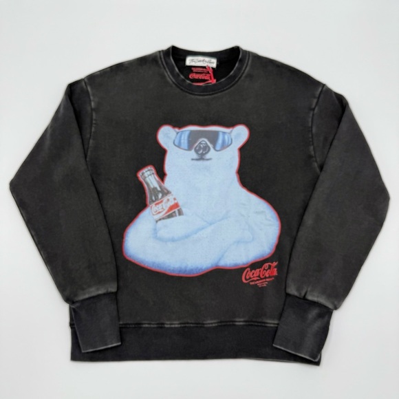 NWT The Laundry Room Women’s Coca-Cola Polar Bear Black Crewneck Sweatshirt XS - Picture 3 of 10